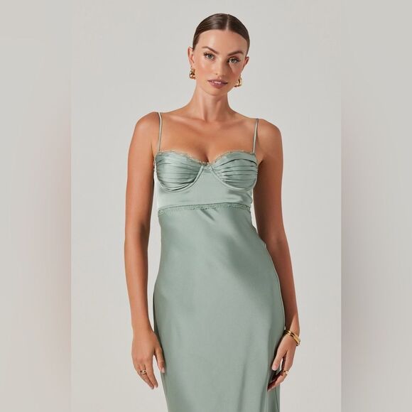 Astr NWT Florianne Satin Maxi Dress in Sage Size XL MSRP $148 - Picture 5 of 7